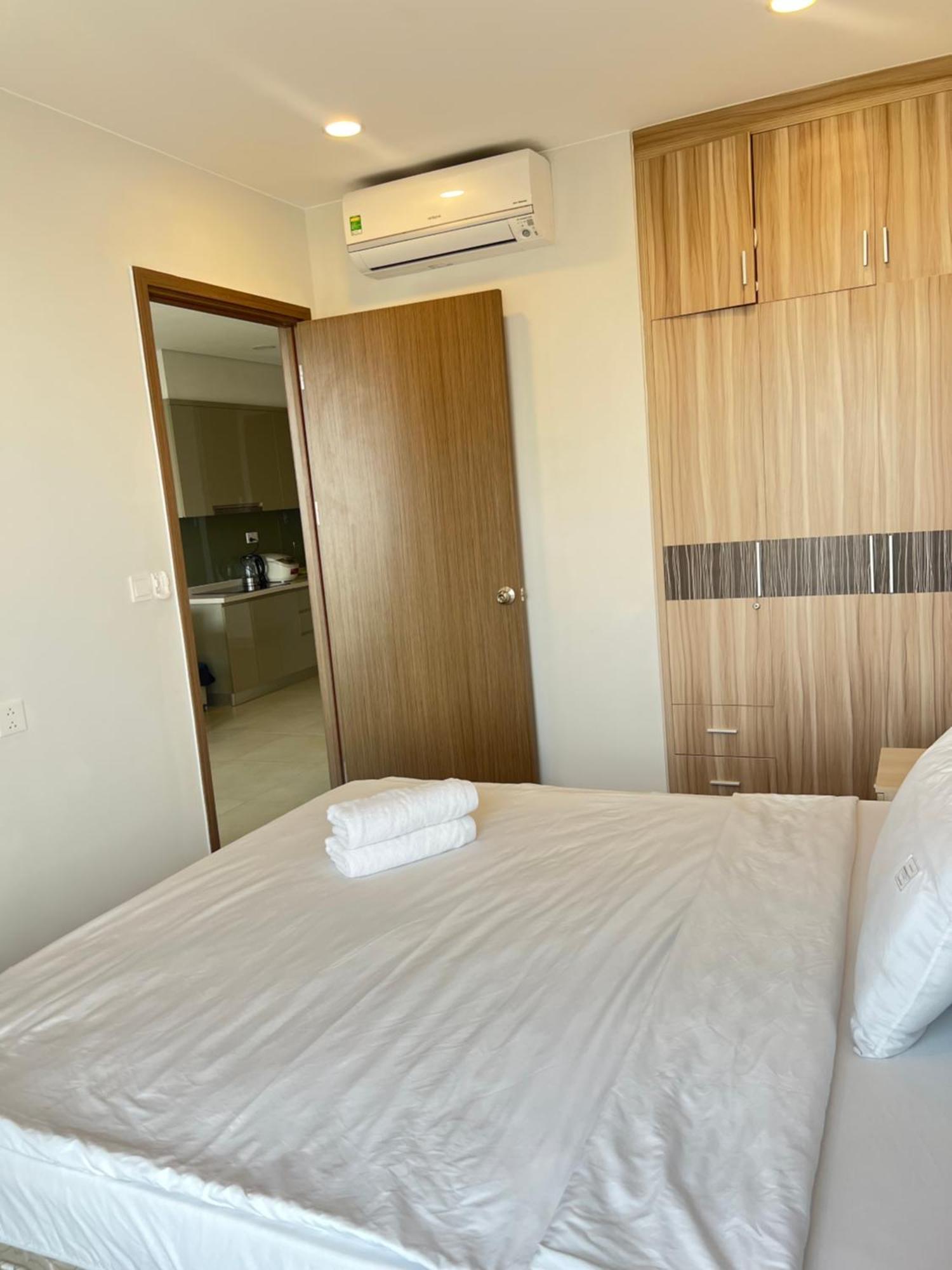 Luxury For Rent- Pool 35th Floor Near Phu My Hung, Secc Căn hộ *