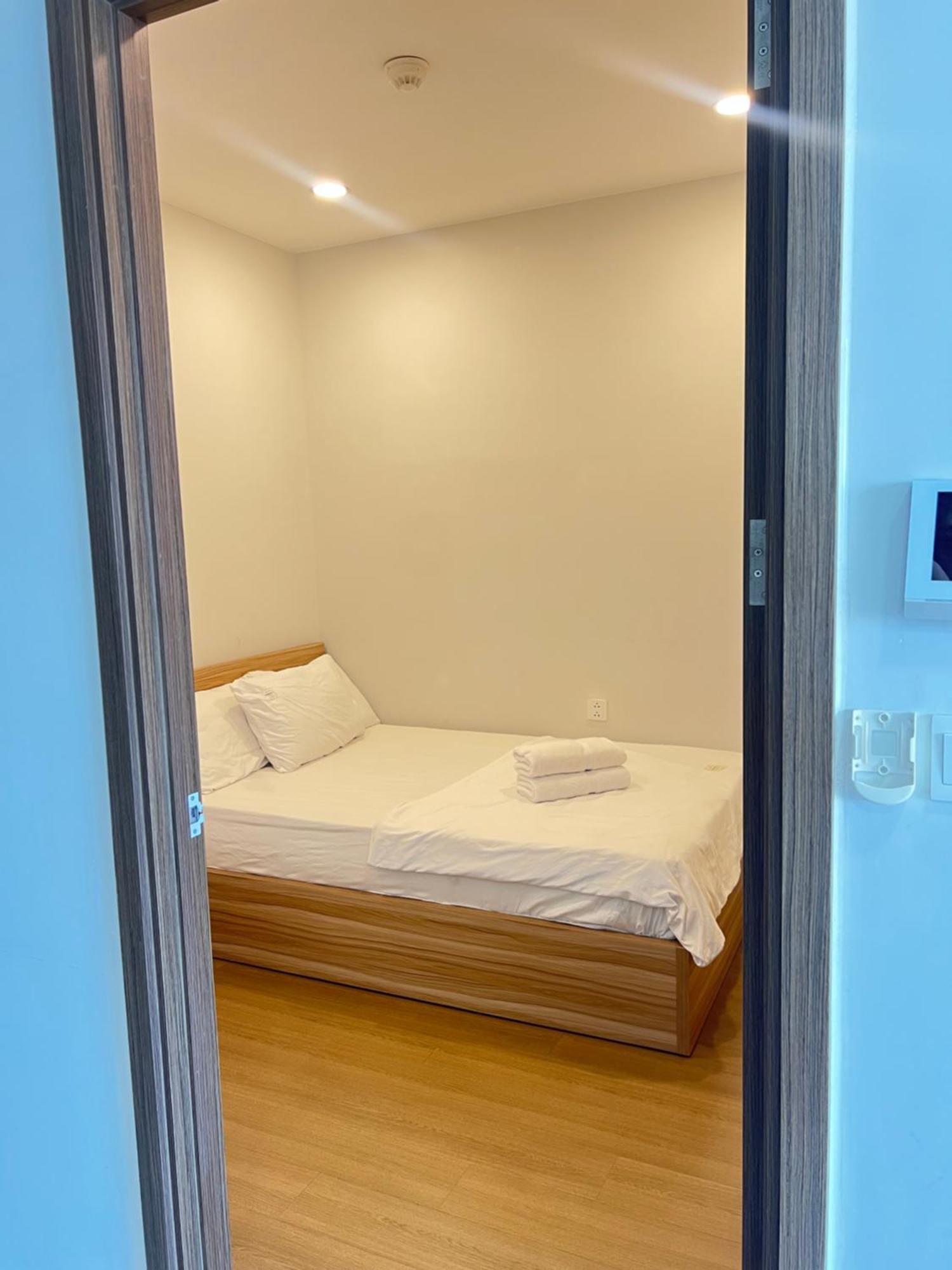 Luxury For Rent- Pool 35th Floor Near Phu My Hung, Secc