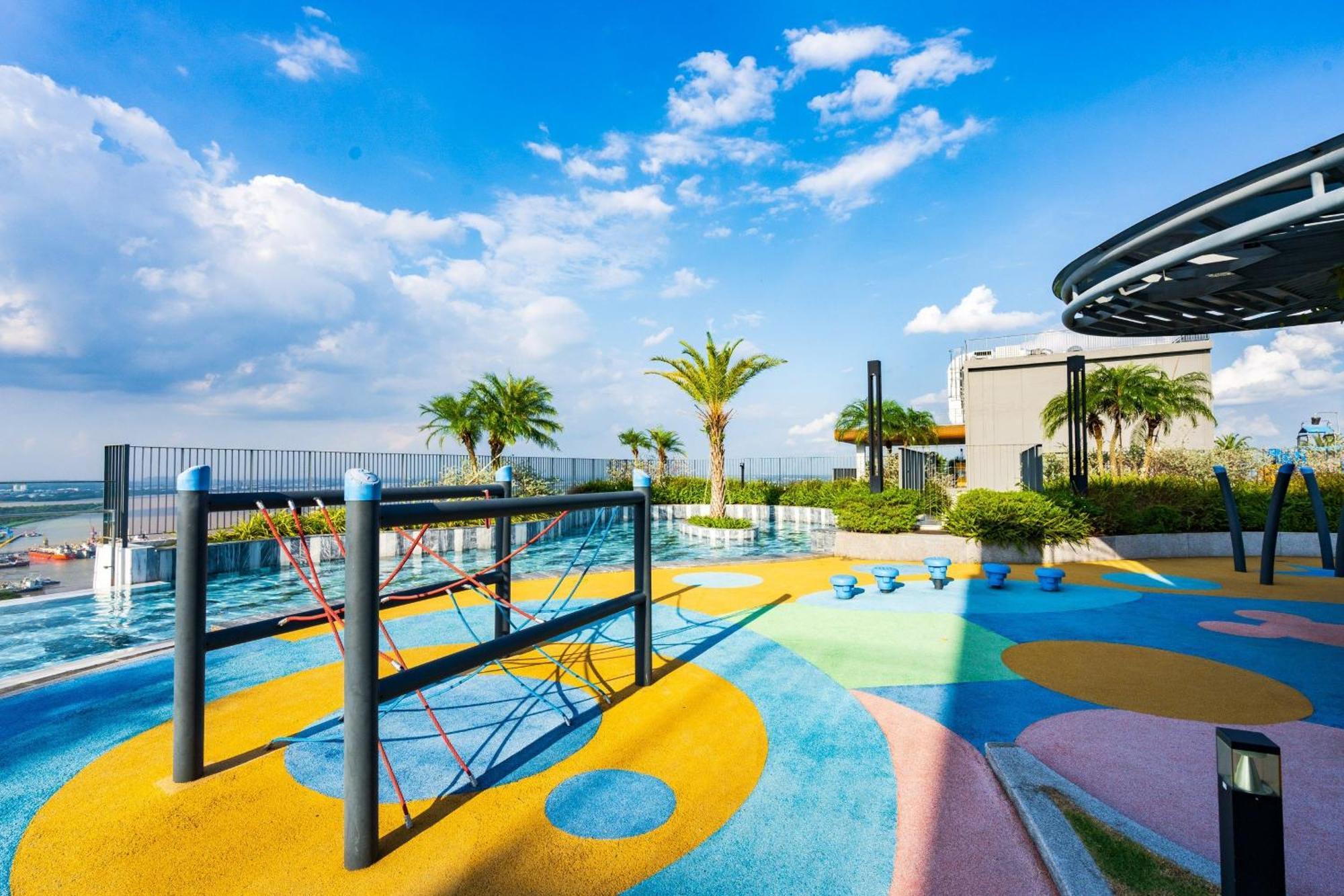 Luxury For Rent- Pool 35th Floor Near Phu My Hung, Secc *