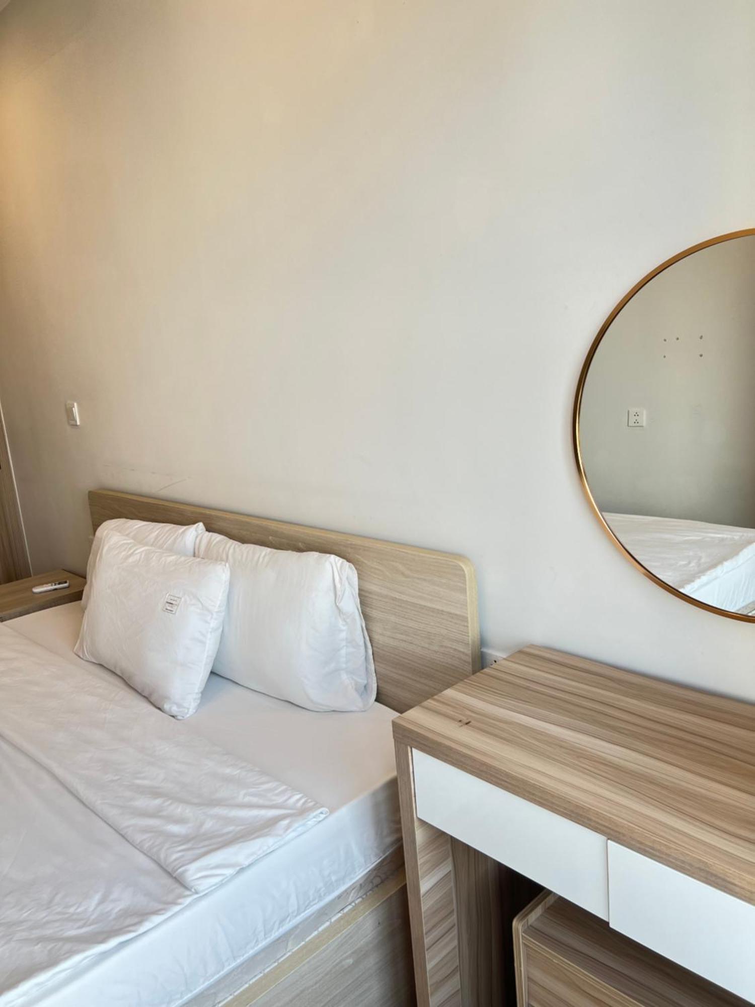 Luxury For Rent- Pool 35th Floor Near Phu My Hung, Secc Căn hộ